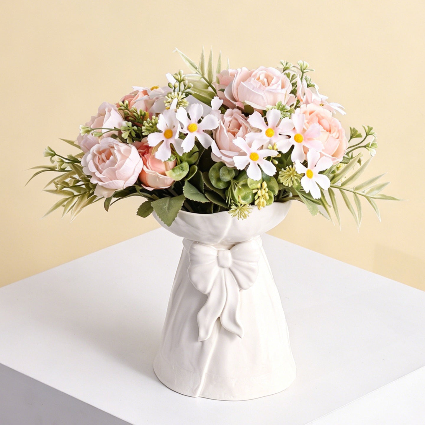 Ceramic decorative vase